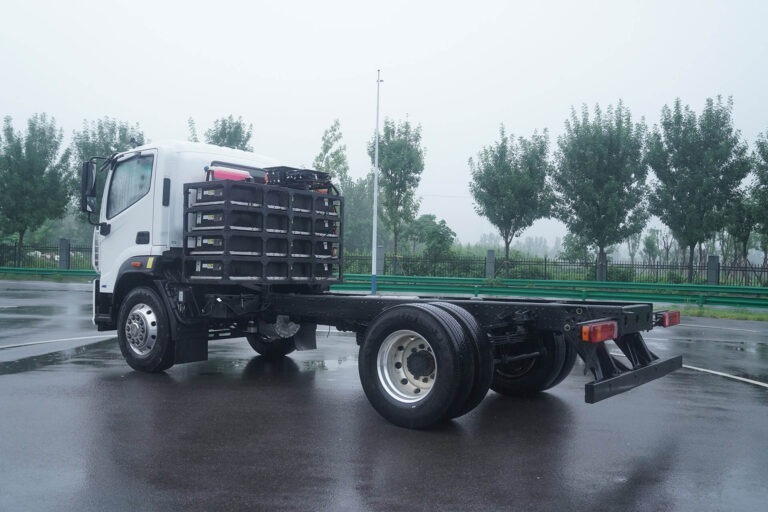 imgi_110_eAuman-16-T-foton-20-768x512