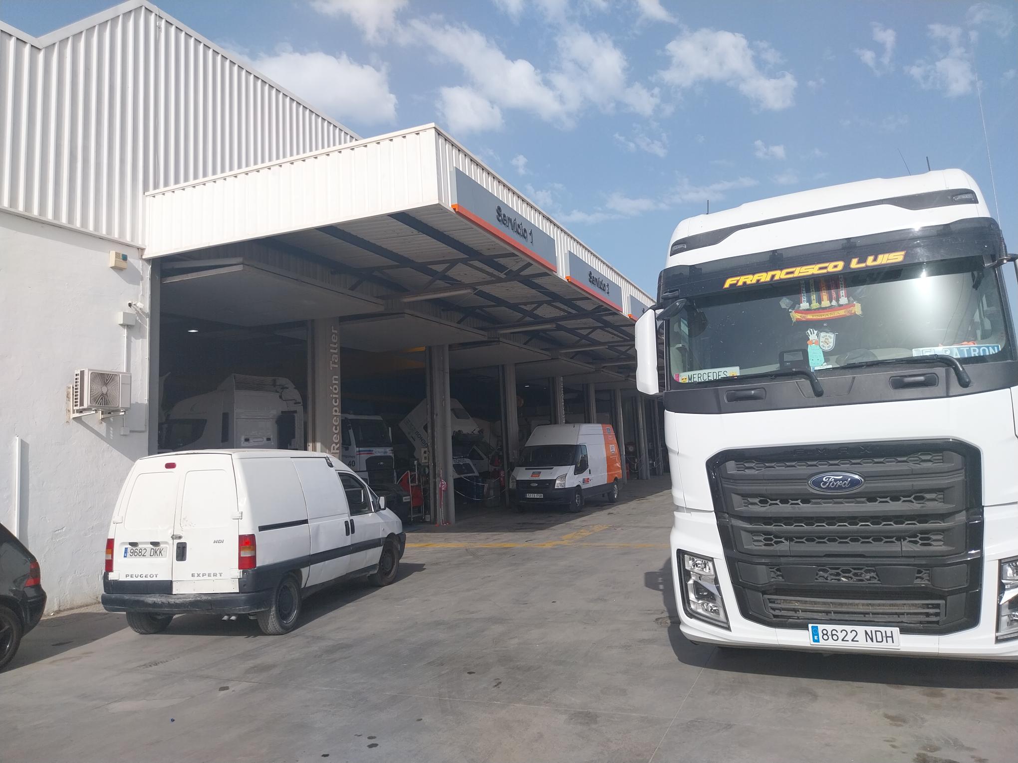 Ford Trucks en el taller de Selltrucks Málaga